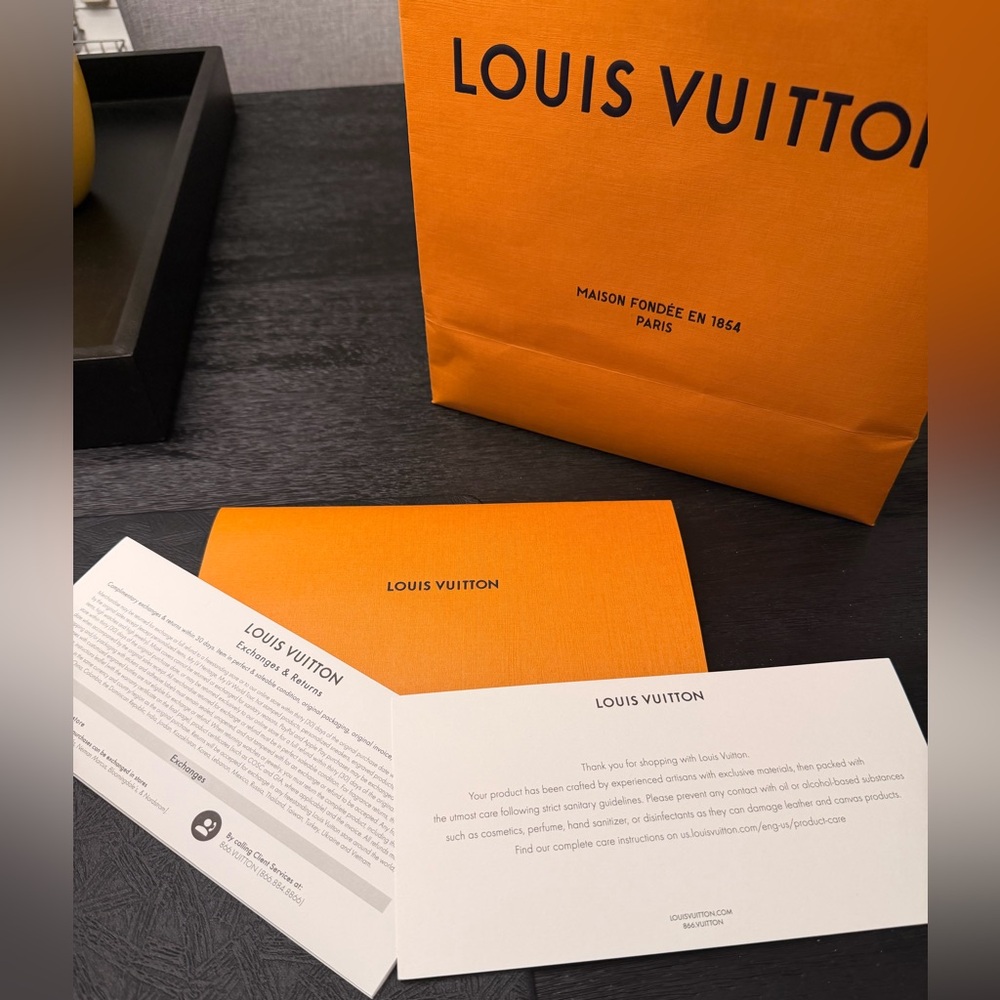 Louis Vuitton Shopping Bag with ribbon, smaller gift bag and gift tag. - Picture 9 of 9